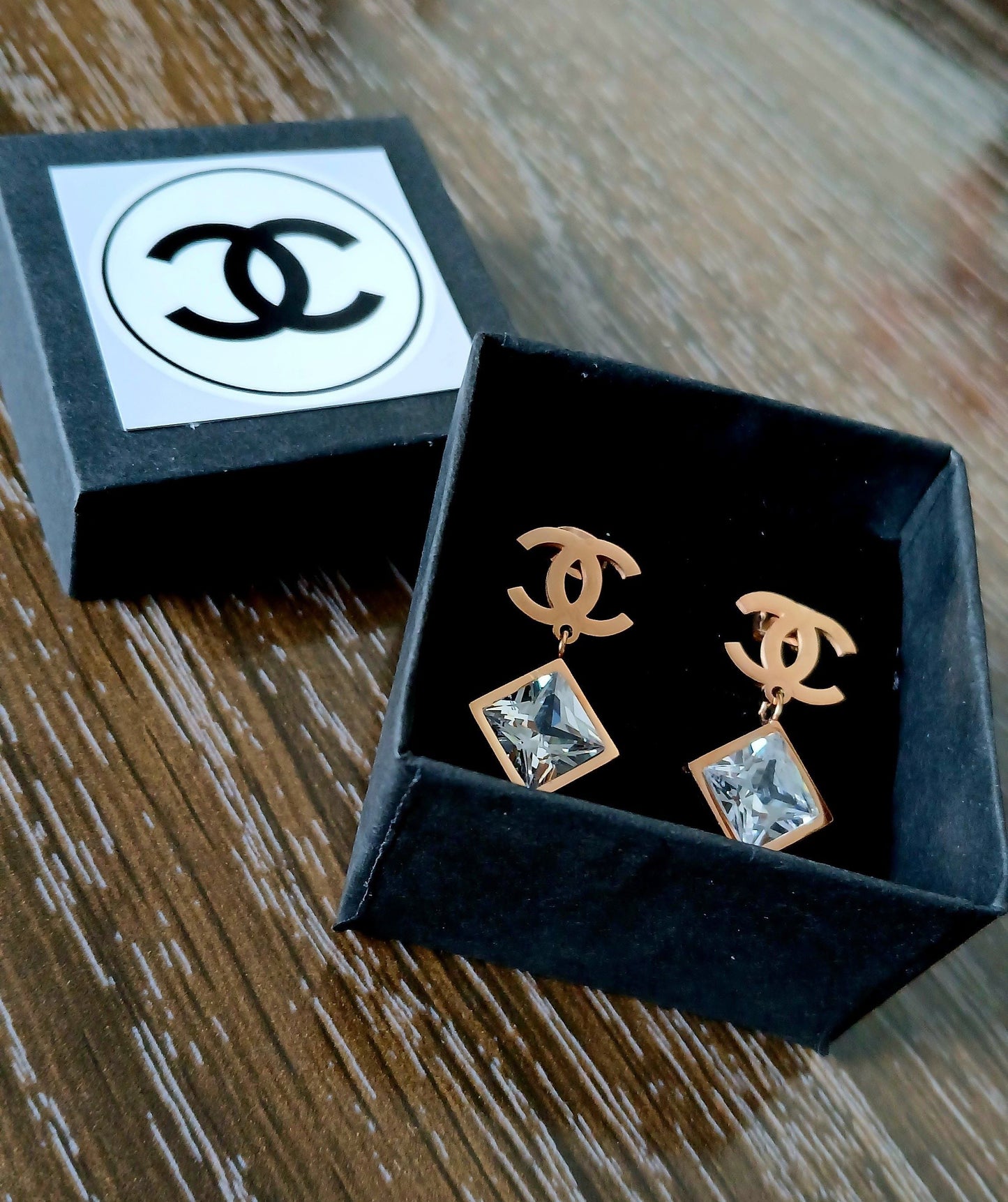 Channel CC Drop Earings with Zircon Pearl