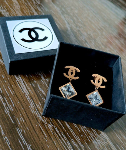 Channel CC Drop Earings with Zircon Pearl